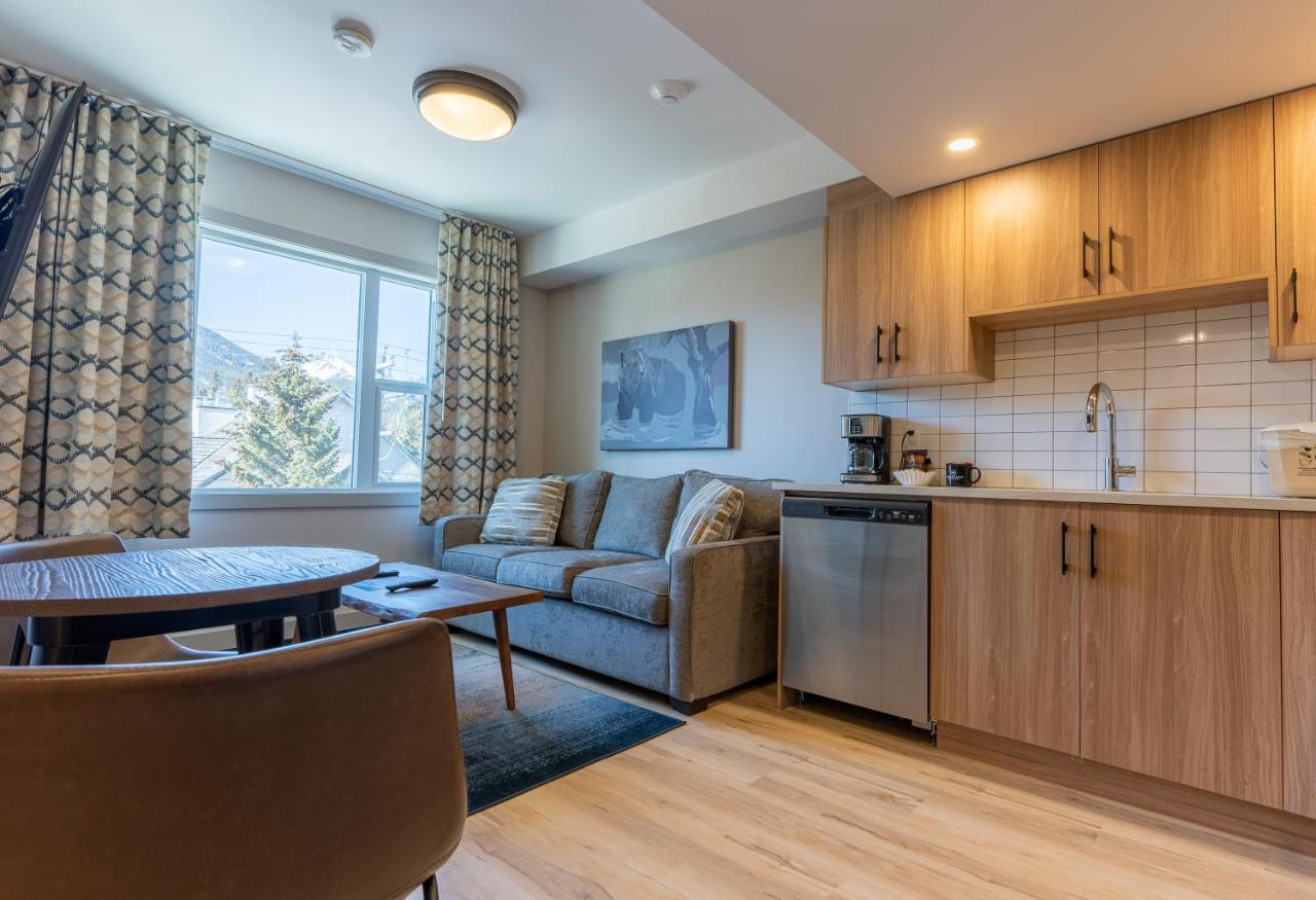 Basecamp Suites Banff Exterior foto